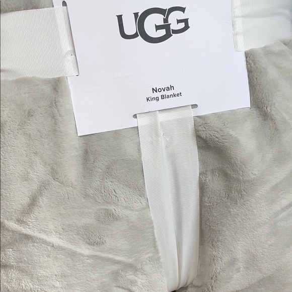 UGG Novah King Blanket in Seal Gray - Picture 2 of 12